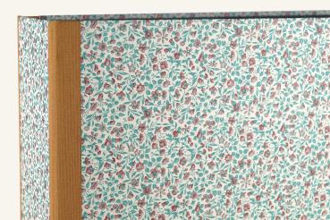 Ordner olivegrün mit kleinmustrigen Pünktchen, Ordnerrücken verstärkt mit senffarbenen Leinenkanten